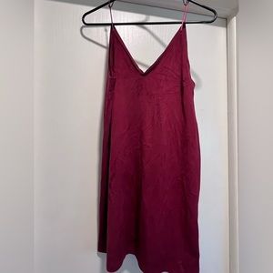 Forever 21 Women’s Maroon Velvet V-neck Strap Mini Dress size M